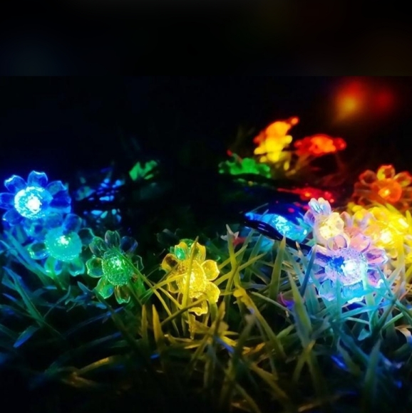 Solar powered Christmas/Party string lights - Picture 1 of 6